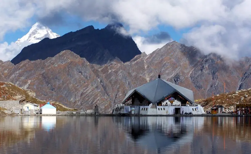 hemkund sahib view